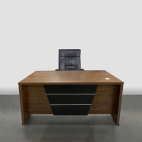 Bàn Giám Đốc Yếm Chữ V Kẻ Sọc Phá Cách - BGĐ130