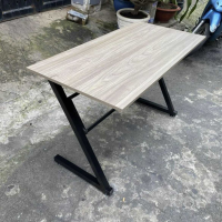 Bàn Làm Việc Văn Phòng Chân Sắt Chữ Z - BLV3