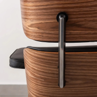 Ghế Giám Đốc Da Đen Khung Gỗ Kèm Đôn Chân - GGĐ50