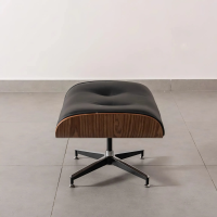 Ghế Giám Đốc Da Đen Khung Gỗ Kèm Đôn Chân - GGĐ50