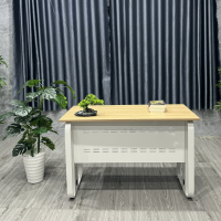 Bàn Làm Việc Có Yếm Chân Sắt Nhập Khẩu - BLV111