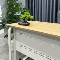 Bàn Làm Việc Có Yếm Chân Sắt Nhập Khẩu - BLV111