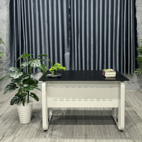 Bàn Làm Việc Có Yếm Chân Sắt Nhập Khẩu - BLV111