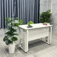 Bàn Làm Việc Có Yếm Chân Sắt Nhập Khẩu - BLV111