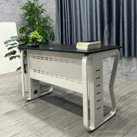 Bàn Làm Việc Có Yếm Chân Sắt Nhập Khẩu - BLV111