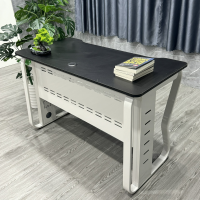 Bàn Làm Việc Có Yếm Chân Sắt Nhập Khẩu - BLV111