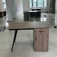 Bàn Làm Việc Chân Sắt Có Hộc - BLV120