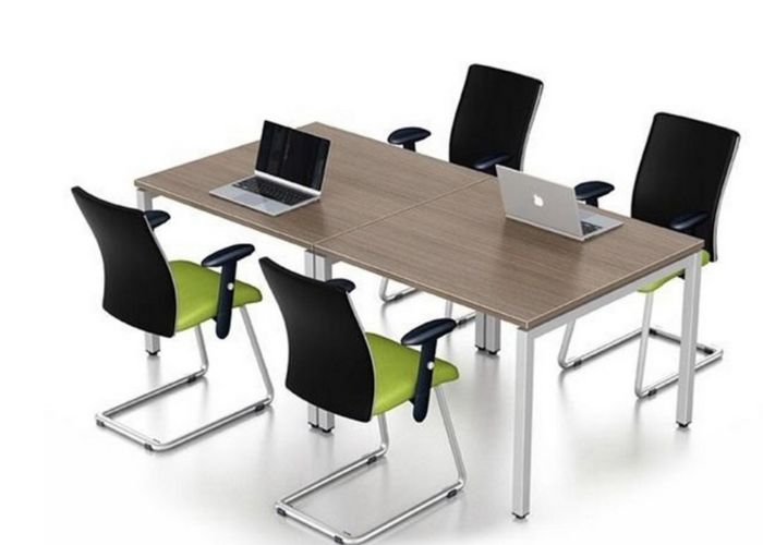 Bàn họp 4 người phù hợp với những văn phòng nhỏ, ít thành viên