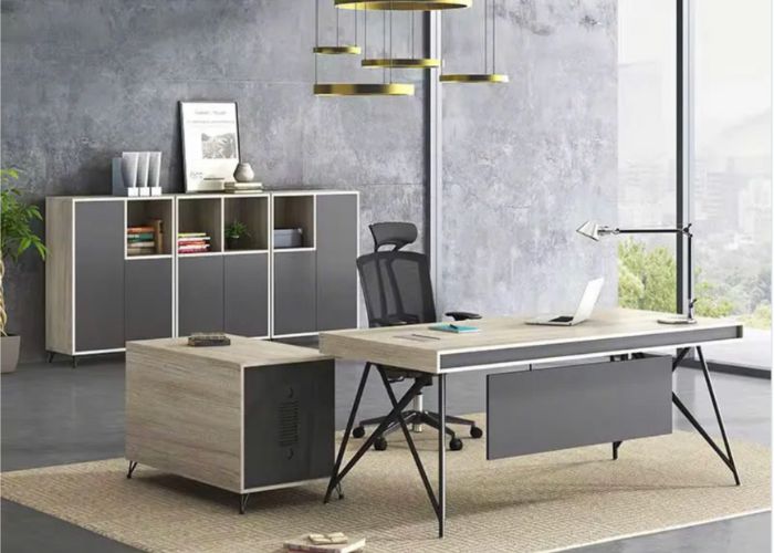 Bàn cho giám đốc chân sắt được thiết kế tinh tế tạo không gian làm việc sang trọng