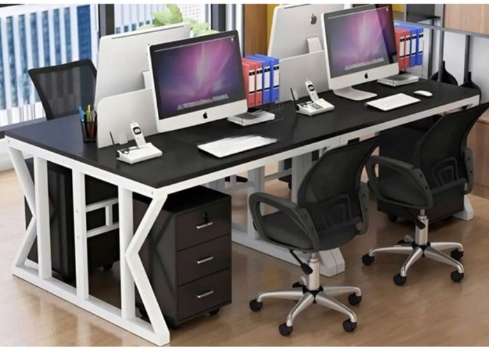 Bàn làm việc nhóm giúp thành viên trao đổi công việc nhanh chóng