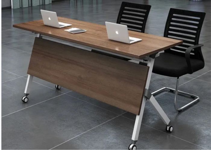 Bàn làm việc training có bánh xe là lựa chọn lý tưởng cho các không gian đào tạo