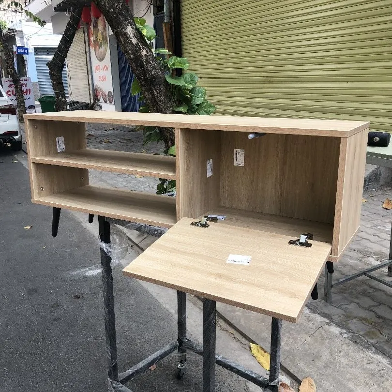 Kệ tivi gỗ chân cao nghiêng, tủ đơn lệch, kiểu dáng Bắc Âu hiện đại, phù hợp phòng khách tinh tế
