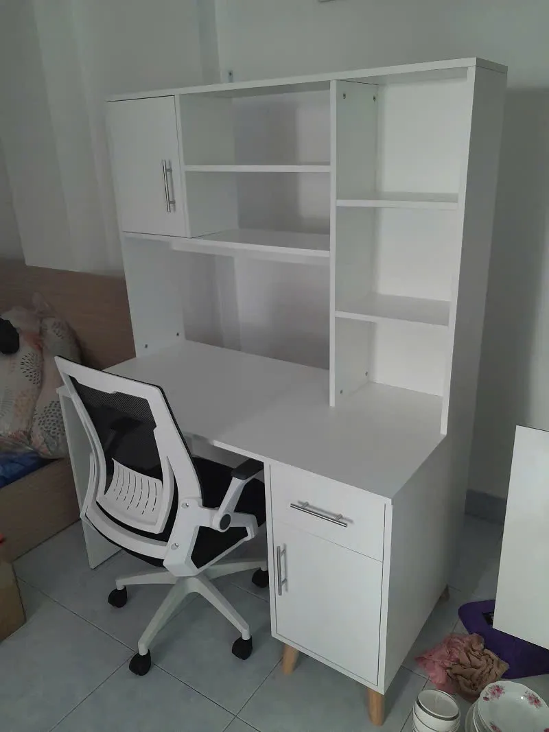 Bàn làm việc gỗ có tủ, kệ sách nhiều tầng, thiết kế linh hoạt và tiện lợi