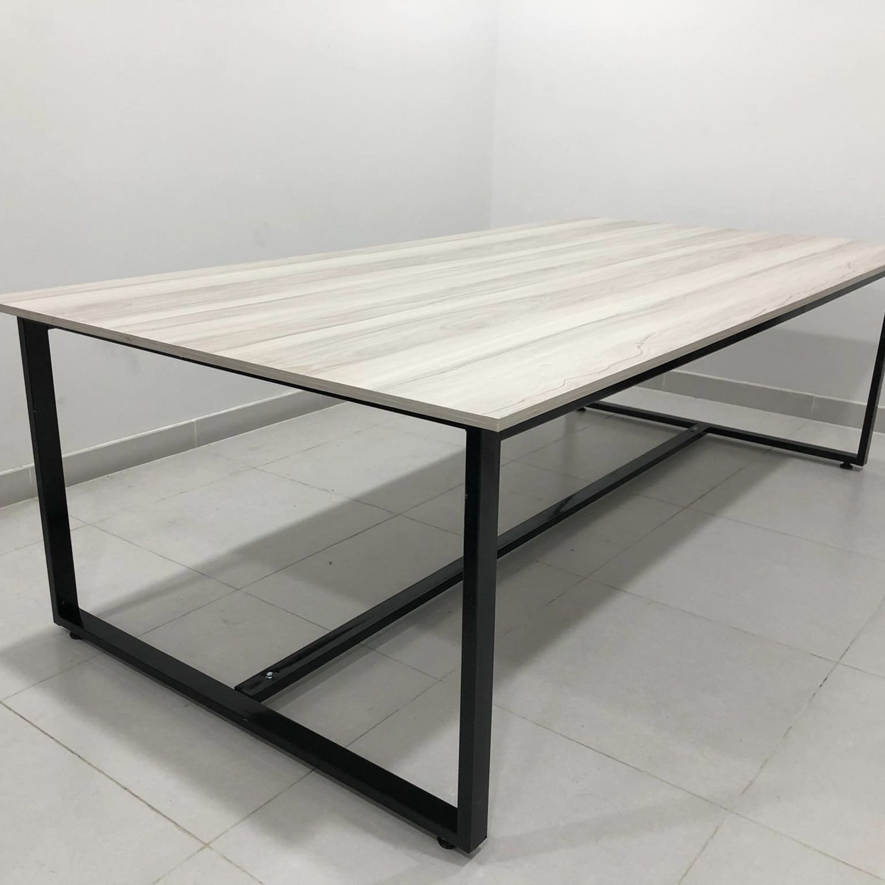 Bàn họp chân sắt trơn 2m4 x 1m2 - BHT1