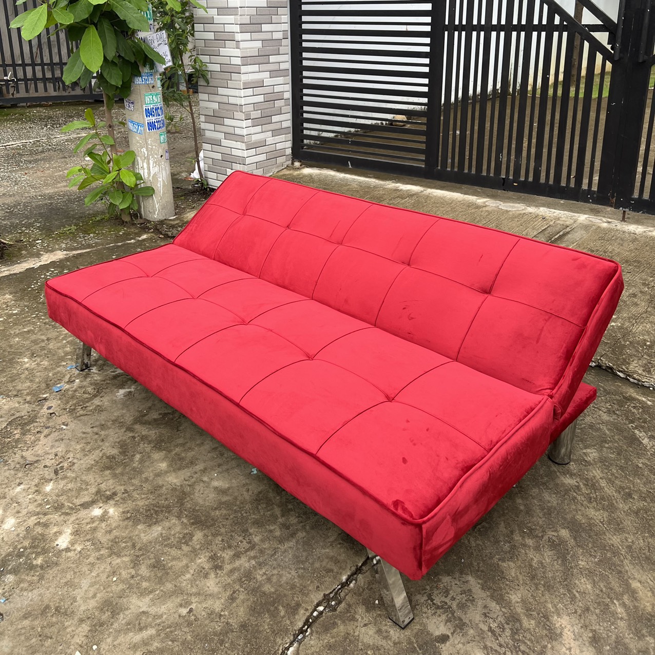 Sofa giường nằm nhung màu đỏ cao cấp SFTM01