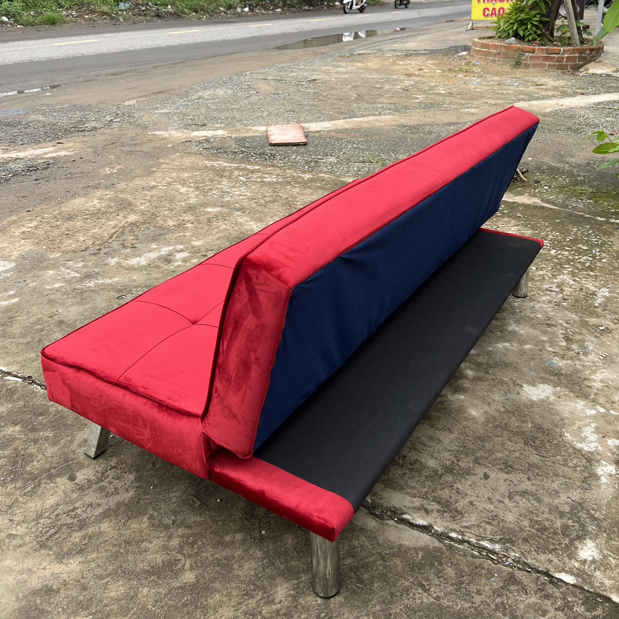 Sofa giường nằm nhung màu đỏ cao cấp SFTM01