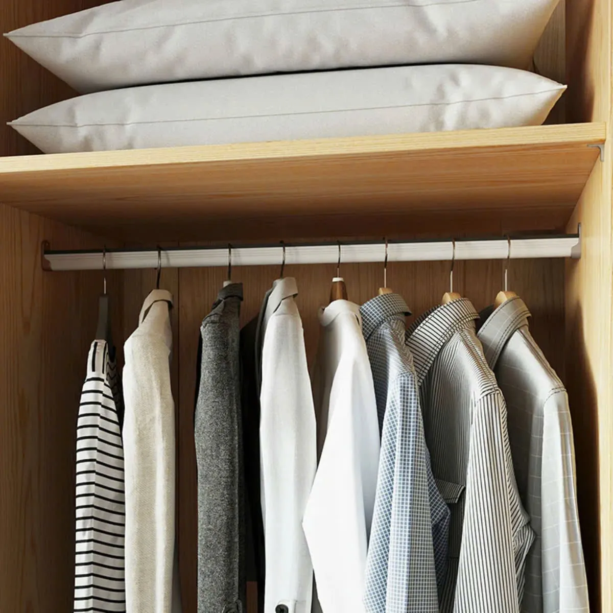 Tủ quần áo 2 cánh thiết kế ngăn kéo đa năng chân cao hiện đại