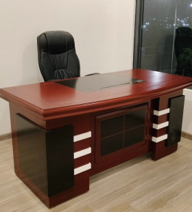 Bàn Văn Phòng Giám Đốc Yếm Đen 1m6 - BGĐ26