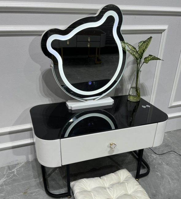 Bàn Trang Điểm Tai Thỏ Đèn Led Hiện Đại - BTD5