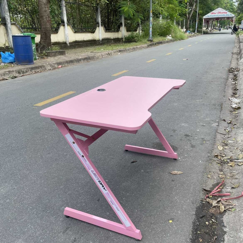 Bàn Làm Việc Chân Sắt Chữ Z - BLV121