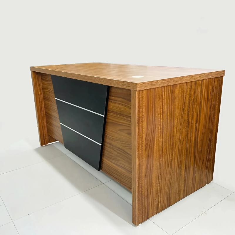 Bàn Giám Đốc Yếm Chữ V Kẻ Sọc Phá Cách - BGĐ130