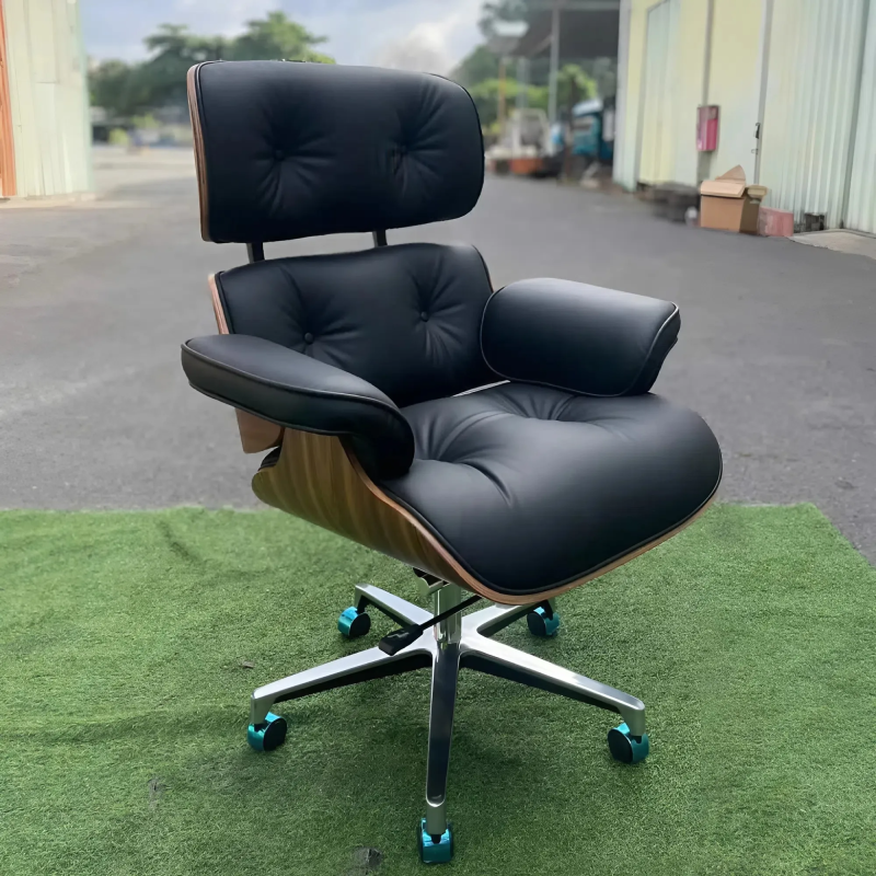 Ghế Giám Đốc Da Đen Khung Gỗ Kèm Đôn Chân - GGĐ50