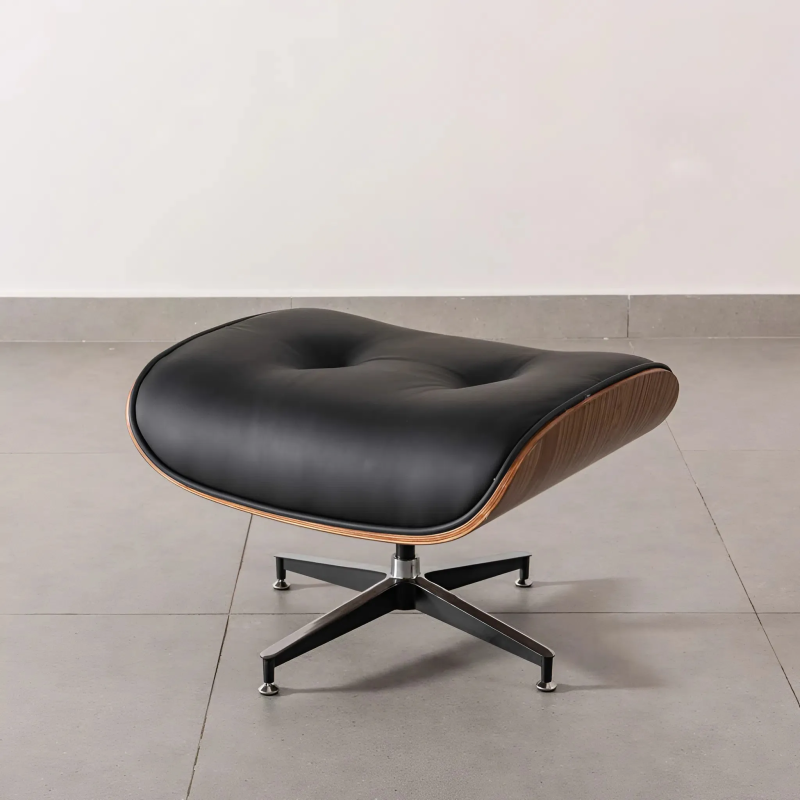 Ghế Giám Đốc Da Đen Khung Gỗ Kèm Đôn Chân - GGĐ50