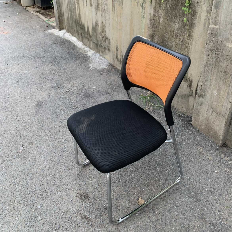 Ghế Văn Phòng Chân Quỳ Lưới Không Tay Màu Cam - GQ15