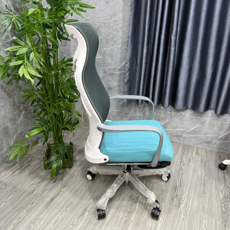 Ghế Xoay Văn Phòng Lưng Lưới Xanh Có Kê Chân Thư Giãn – GX78