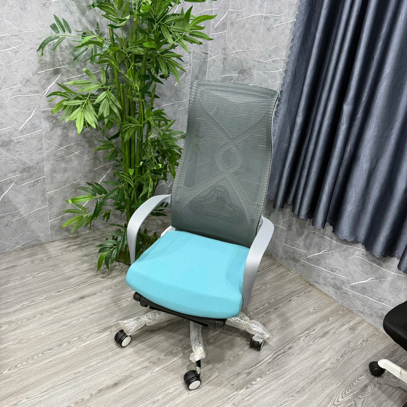 Ghế Xoay Văn Phòng Lưng Lưới Xanh Có Kê Chân Thư Giãn – GX78