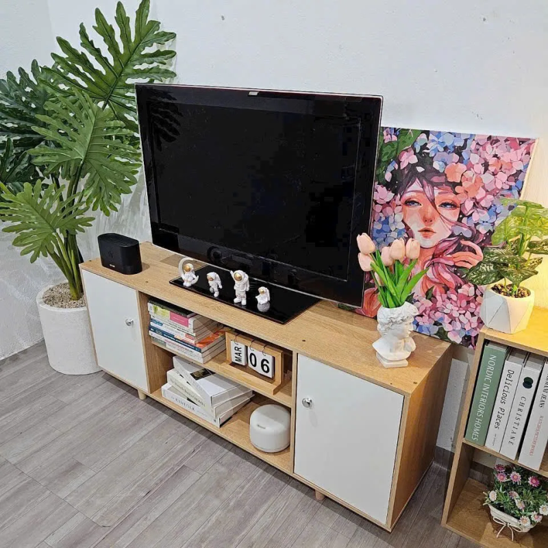 Kệ Tivi Gỗ 2 Cánh Mở Đa Năng Có Ngăn Kệ Trang Trí - KTV3