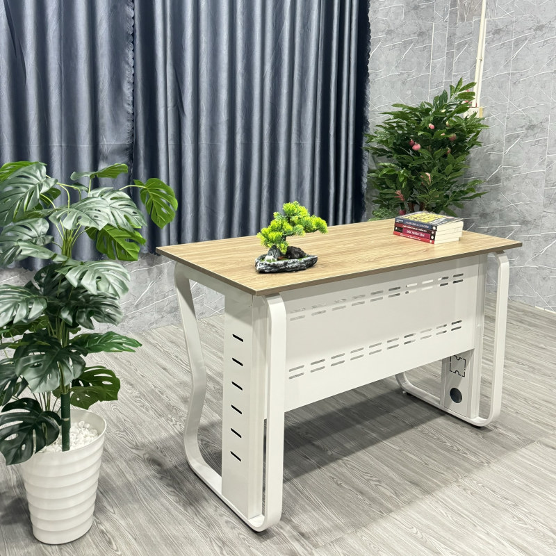Bàn Làm Việc Có Yếm Chân Sắt Nhập Khẩu - BLV111
