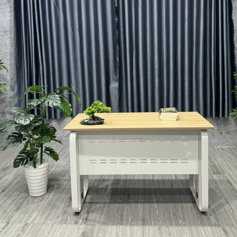 Bàn Làm Việc Có Yếm Chân Sắt Nhập Khẩu - BLV111