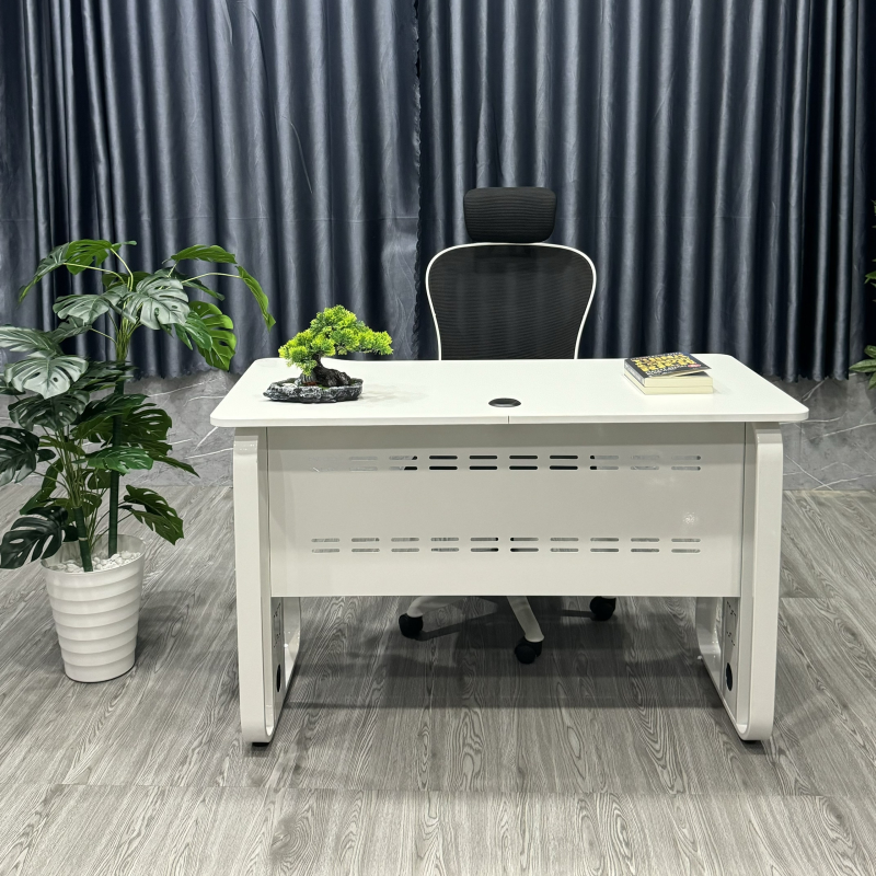 Bàn Làm Việc Có Yếm Chân Sắt Nhập Khẩu - BLV111