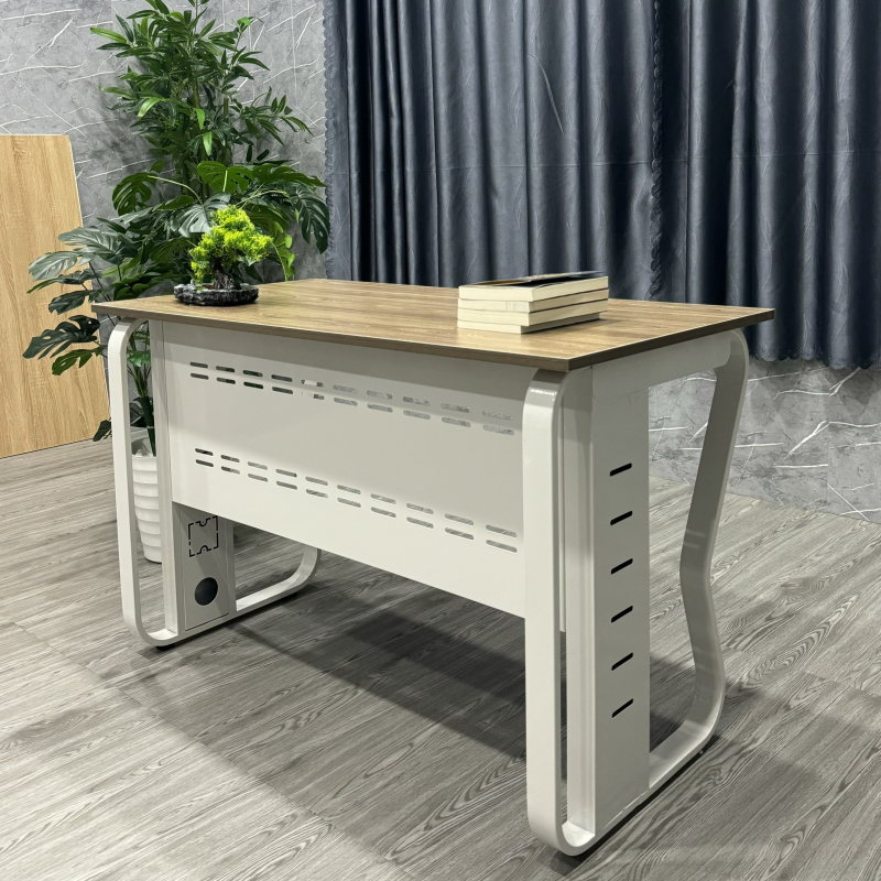 Bàn Làm Việc Có Yếm Chân Sắt Nhập Khẩu - BLV111