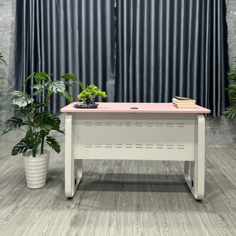 Bàn Làm Việc Có Yếm Chân Sắt Nhập Khẩu - BLV111