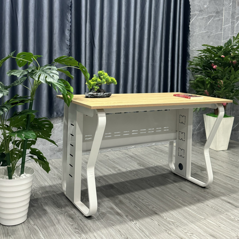 Bàn Làm Việc Có Yếm Chân Sắt Nhập Khẩu - BLV111