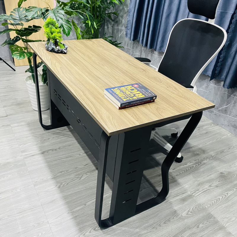 Bàn Làm Việc Chân Sắt Cao Cấp Nhập Khẩu - BLV112
