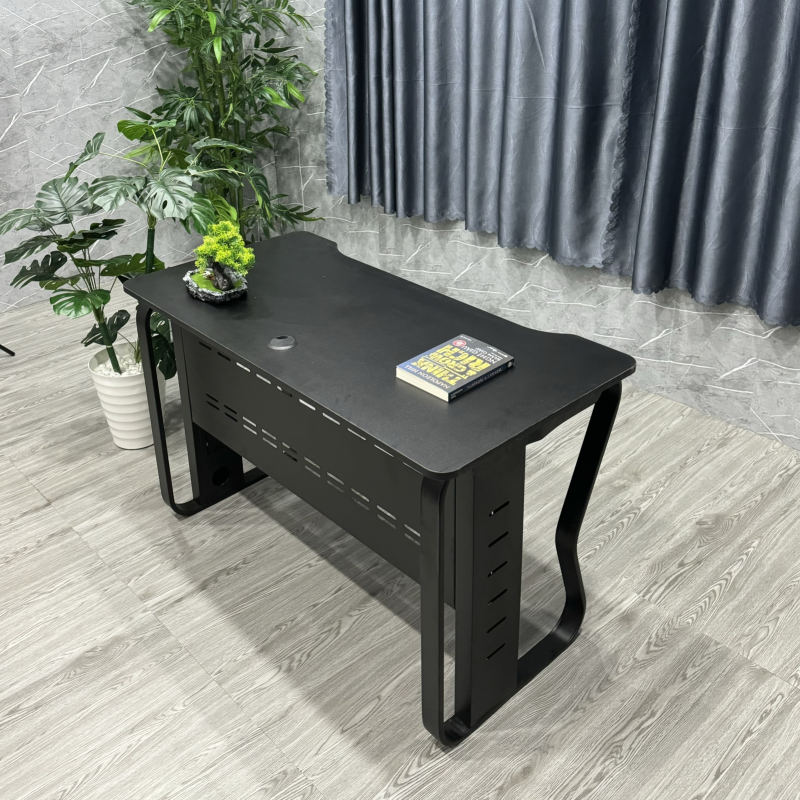 Bàn Làm Việc Chân Sắt Nhập Khẩu Mặt Gaming - BLV113