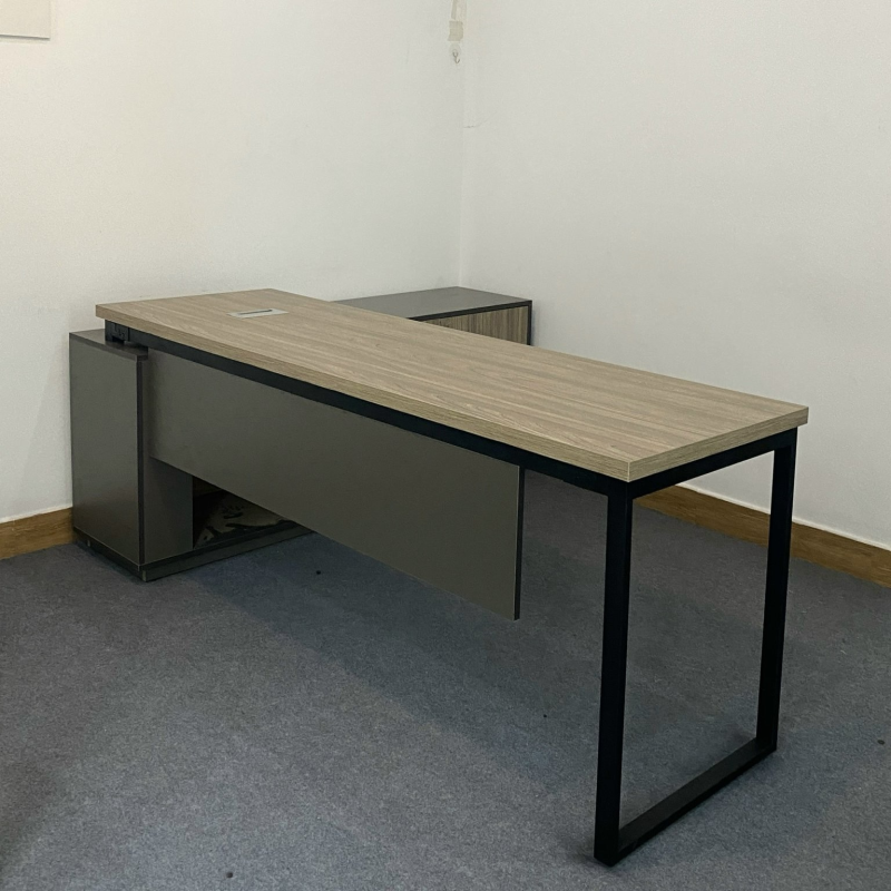 Bàn Làm Việc Góc L Có Yếm - BLV117