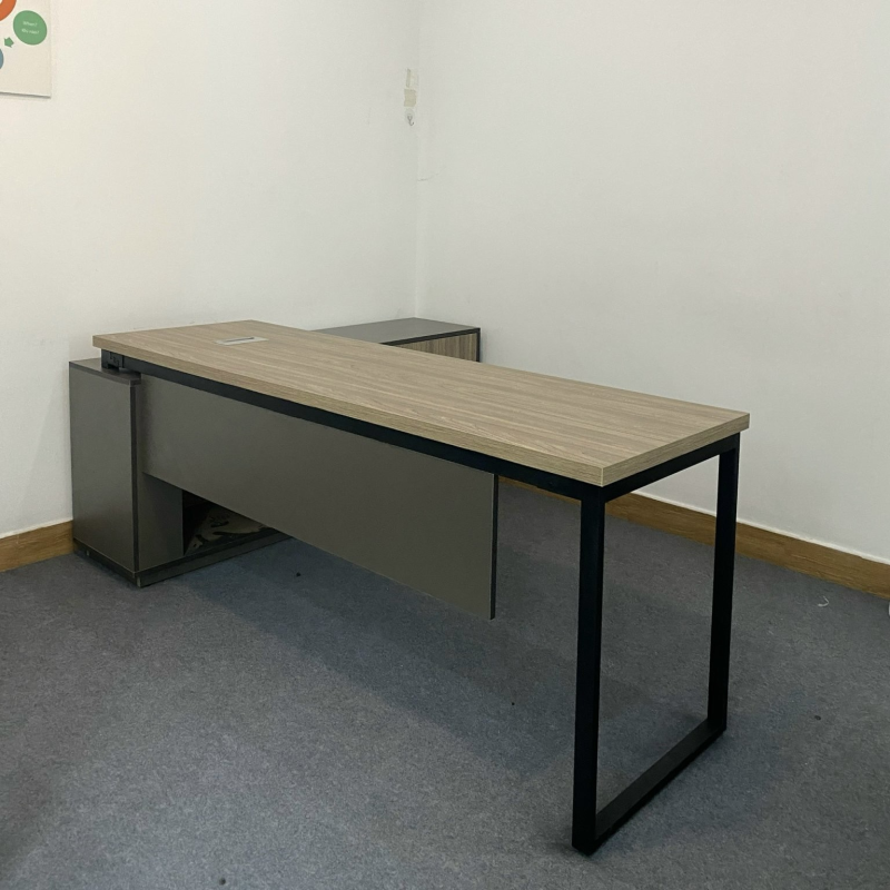 Bàn Làm Việc Góc L Có Yếm - BLV117
